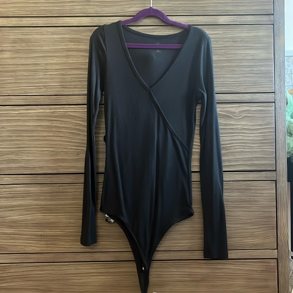 Hollister  ribbed bodysuit